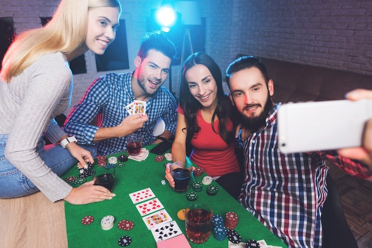 mariatogel link platform dashboard showing slot games, live casino, and sportsbook sections